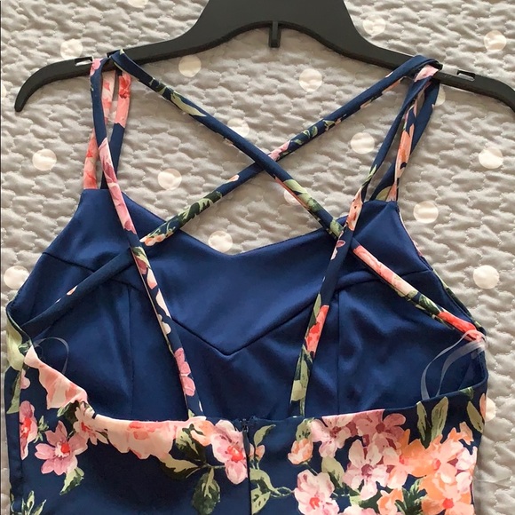 Dress - Picture 4 of 5